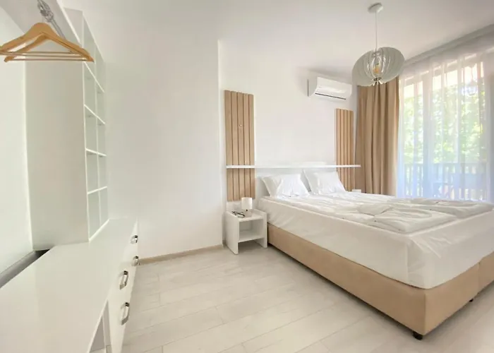 The Paradise Apartmanhotel Primorszko