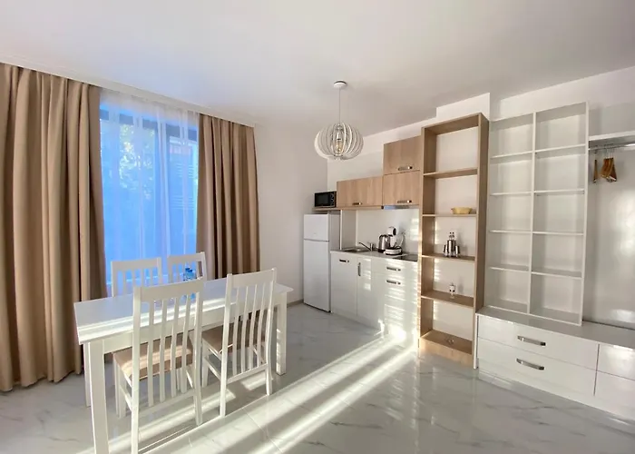 Aparthotel The Paradise 3*